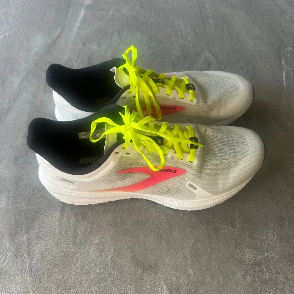 Brooks launch running
